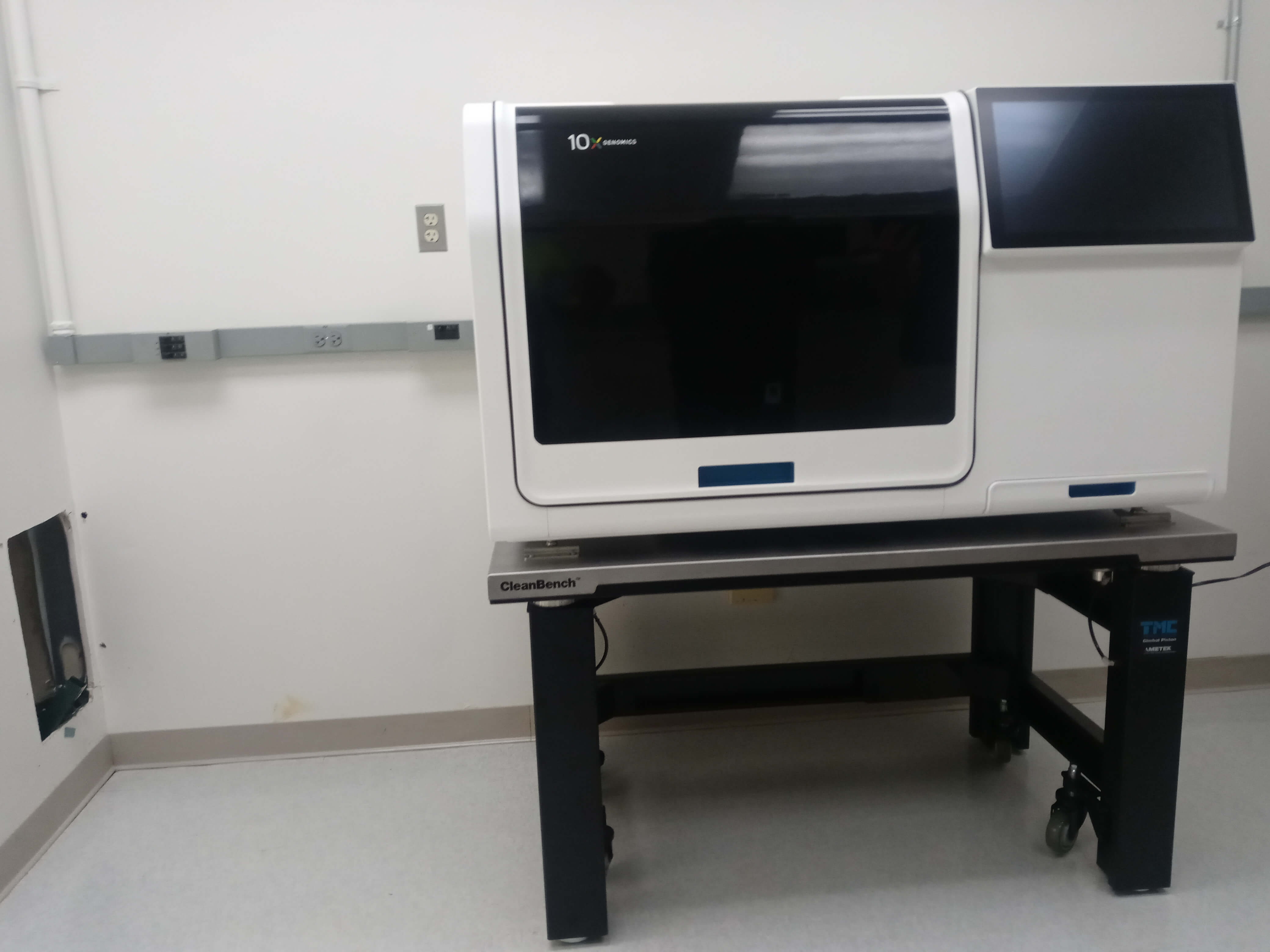 Professional medical equipment logistics and delivery service