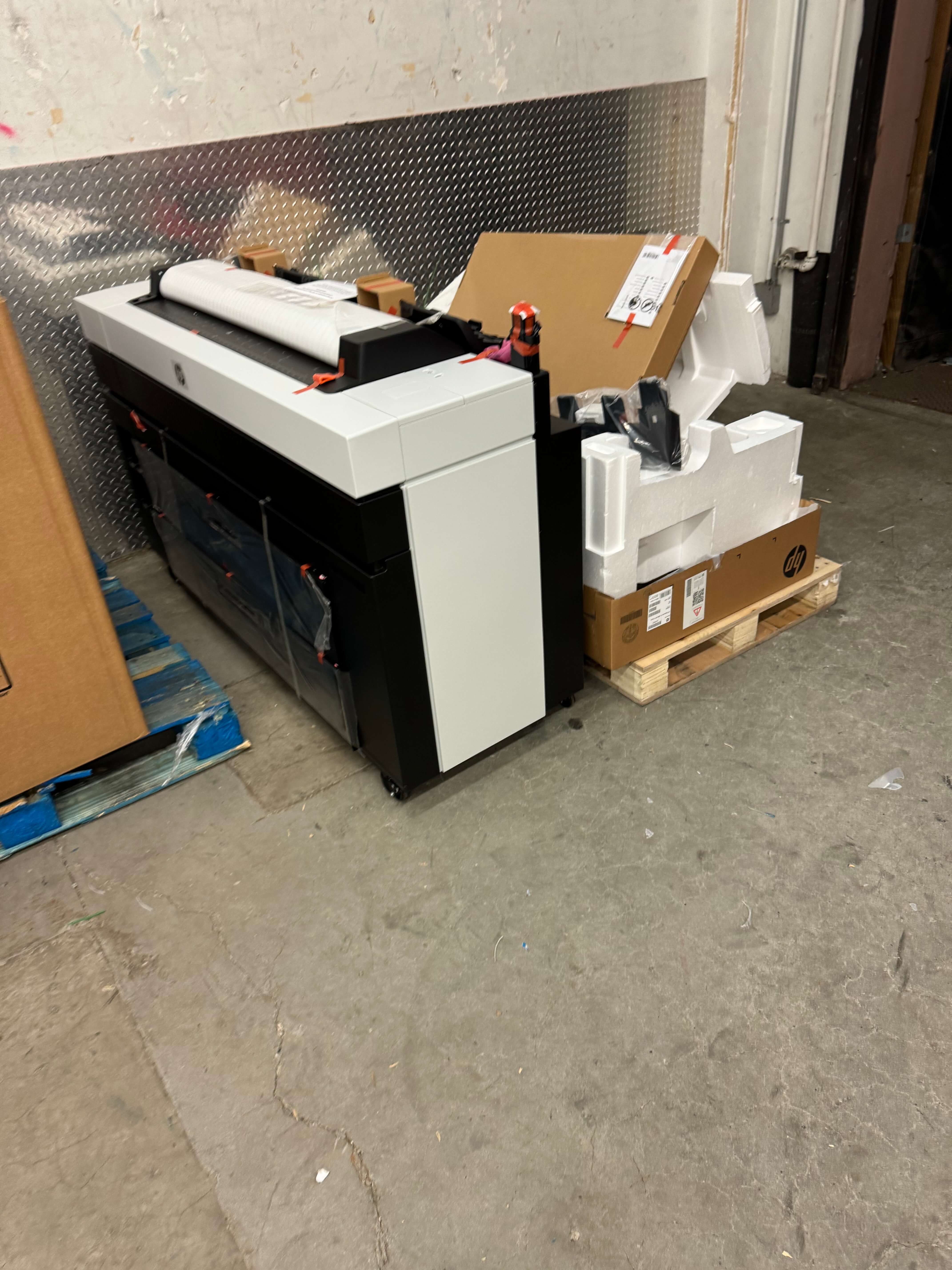 Specialized printer freight forwarding and delivery